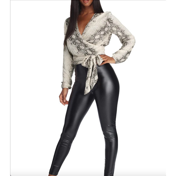 Windsor XS Cream In Style Snake Print Long Sleeve Wrap Top - Picture 3 of 8